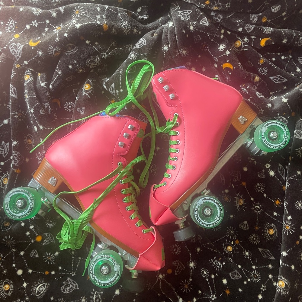 Moxi Beach Bunny Roller Skates